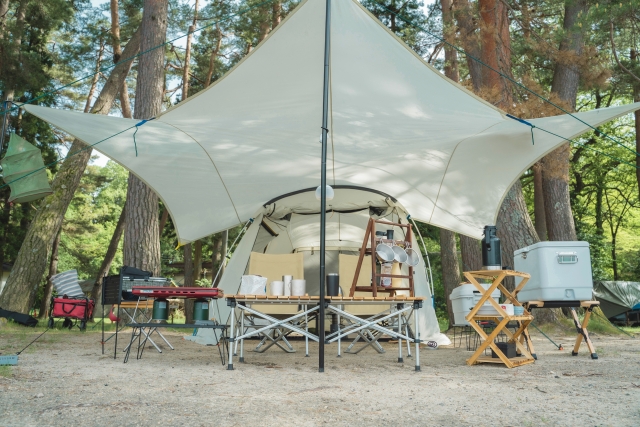 キャンプ　タープ写真